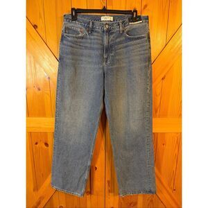 Ambercrombie & Fitch Curve Love Mid Rise Slouchy Jean Size 31Long nwt (6226)